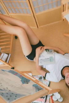 免费看美女裸露双乳洗澡视频